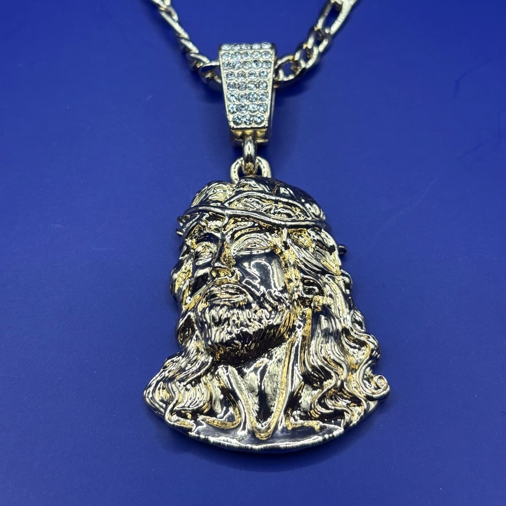 Gold plated Jesus head religious Christian pendant chain included
